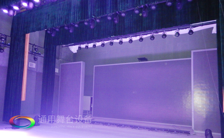 通用舞臺(tái)電動(dòng)真絲喬絨舞臺(tái)阻燃幕布定制廠家，定做多種材質(zhì)及規(guī)格舞臺(tái)幕布