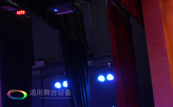 舞臺(tái)幕布定制廠家！買幕布選擇通用舞臺(tái)幕布，只為您提供更好的舞臺(tái)幕布！