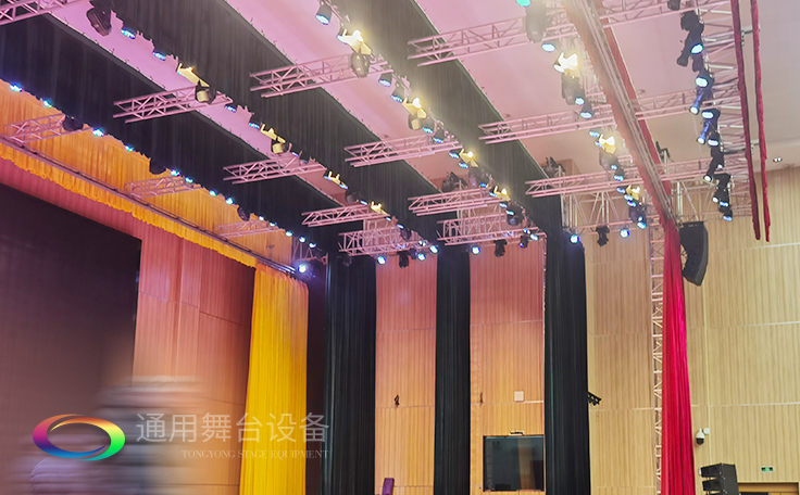 專業(yè)品質(zhì)、極具性價比舞臺阻燃幕布 優(yōu)選通用舞臺