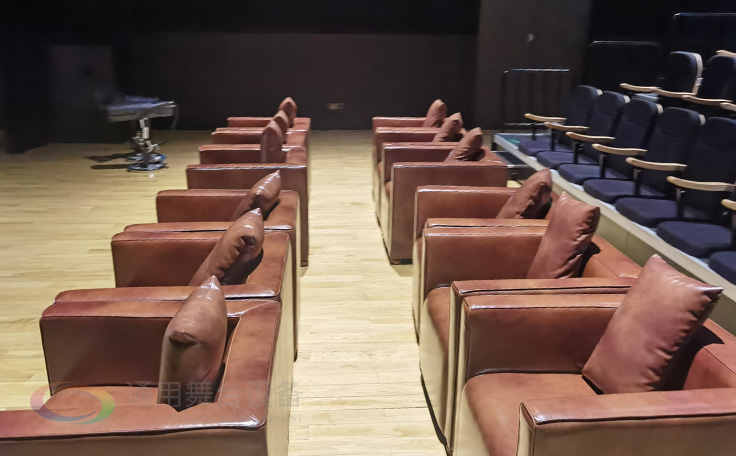 夯實城市文化產(chǎn)業(yè)基礎(chǔ)，提升城市文化內(nèi)涵！泰州通用舞臺阻燃幕布承接羊城南湖劇院項目順利完工！