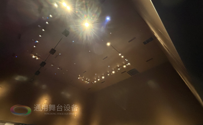 高效安裝舞臺(tái)吊桿、阻燃幕布，助力博物館多功能舞臺(tái)升級(jí)