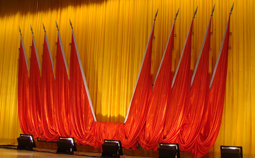 提升阻燃幕布品質(zhì)，保障舞臺(tái)使用安全！通用舞臺(tái)阻燃幕布新年開工